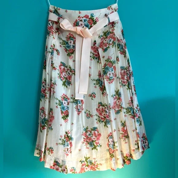 Delicate Flared Skirt - Picture 15 of 16